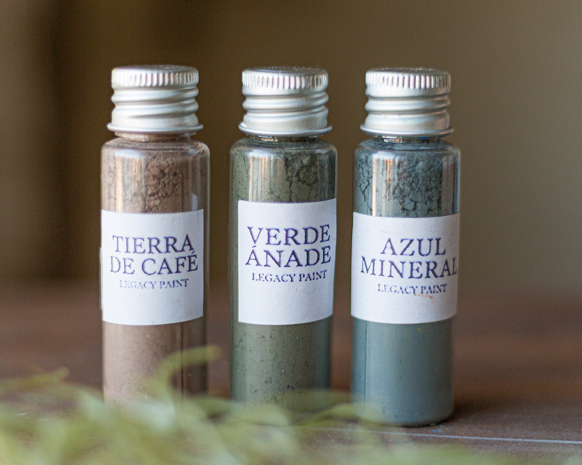 Prepara mezclas de color únicas con pigmentos minerales puros y tierras históricas