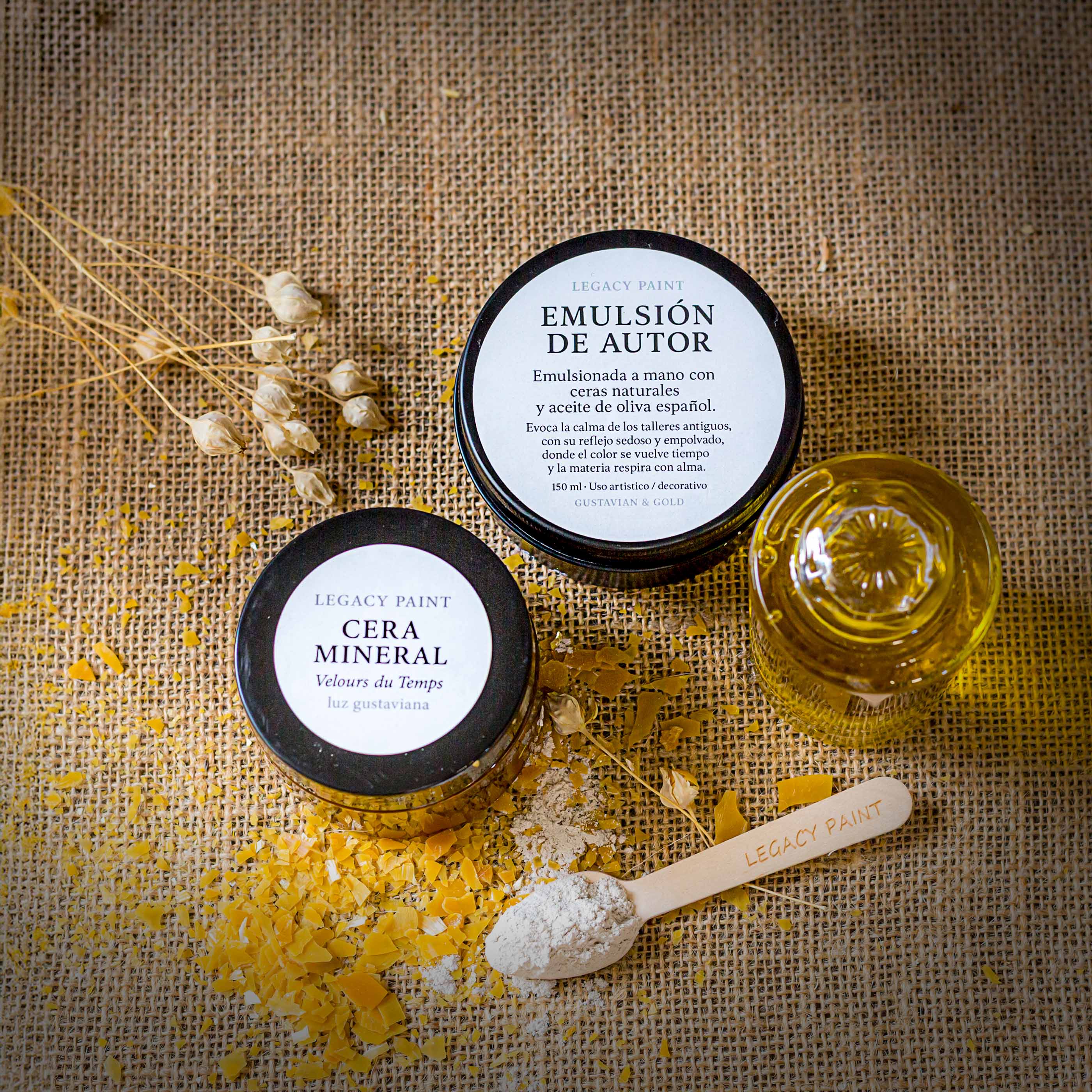 Legacy Paint Master-Formulated Duo: A high-density Emulsified Encaustic and Velours Mineral Wax presented in their foundational studio packaging. This Spanish artisan matter, composed of raw mineral resins and pure olive oil, is a non-industrial tool for fidedign 18th-century reinterpretation. A traceable, small-batch system for surface architects and master ateliers focused on bespoke furniture legacy.